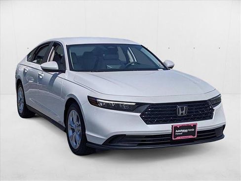 New 2025 Honda Accord SE image 6