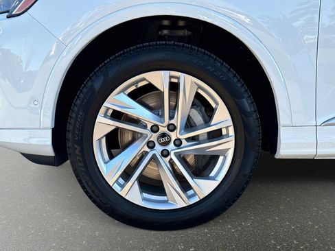 Used 2025 Audi Q7 3.0T Premium Plus AWD/4WD image 11