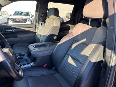 Used 2022 Chevrolet Silverado 1500 ZR2 w/ Technology Package image 16