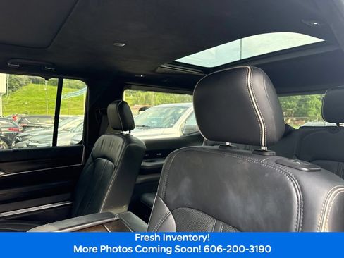 Used 2023 Jeep Grand Wagoneer Series II AWD/4WD image 7