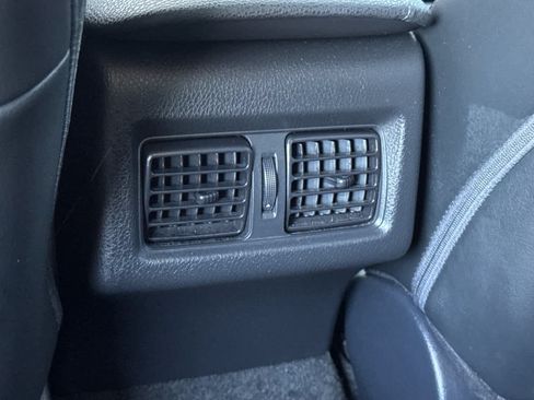 Used 2022 Toyota Camry XLE FWD image 14