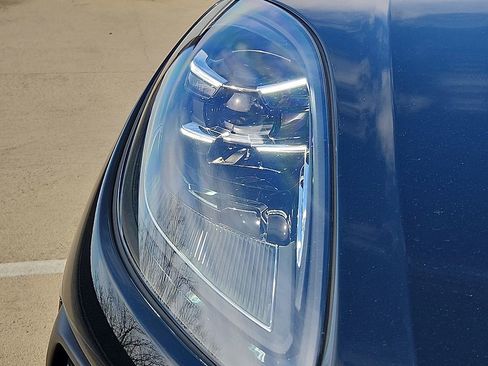 New 2026 Porsche Macan image 8