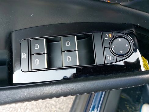 New 2025 MAZDA CX-30 AWD 2.5 S w/ Select Sport Pkg image 28