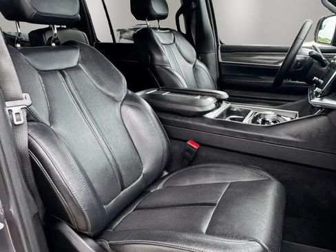 Used 2024 Jeep Wagoneer Series II AWD/4WD image 5