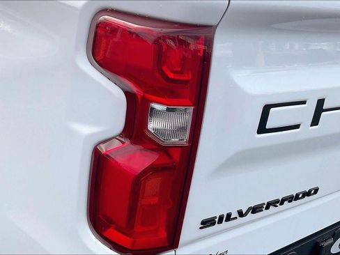 Used 2024 Chevrolet Silverado 1500 ZR2 w/ Technology Package AWD/4WD image 28