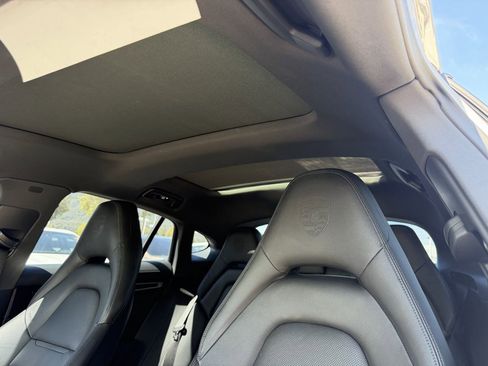 Used 2023 Porsche Panamera image 20