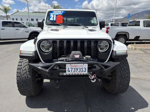 Used 2021 Jeep Gladiator Sport image 3