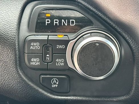 Used 2025 RAM 1500 Big Horn AWD/4WD image 36