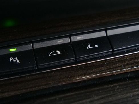 Used 2015 BMW Z4 sDrive35is image 16