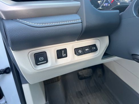 Used 2023 GMC Acadia Denali image 18