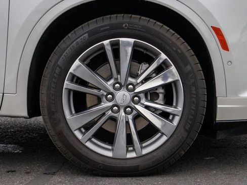 Used 2025 Cadillac XT6 Premium Luxury w/ Technology Package AWD/4WD image 13
