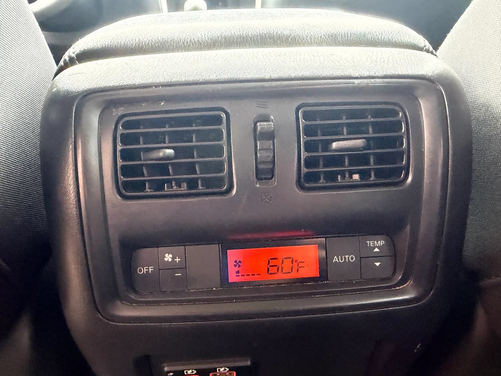 Used 2020 Nissan Pathfinder S FWD image 18
