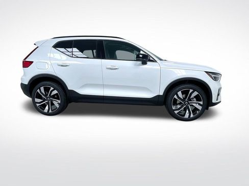 New 2026 Volvo XC40 B5 Ultra w/ Protection Package Premier image 25