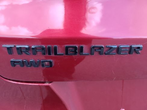 Used 2021 Chevrolet TrailBlazer RS w/ Technology Package AWD/4WD image 25
