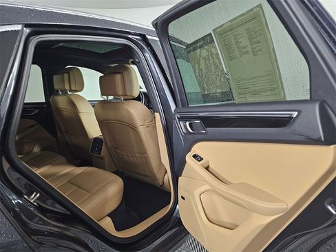 Used 2017 Porsche Macan S image 15