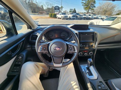 Used 2022 Subaru Crosstrek 2.0i Premium image 14