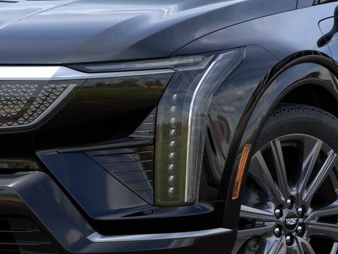 New 2026 Cadillac Optiq Sport 2 w/ LPO, Floor Liner Package AWD/4WD image 10