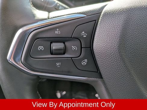 Used 2025 Chevrolet Trax LT w/ LT Convenience Package FWD image 20