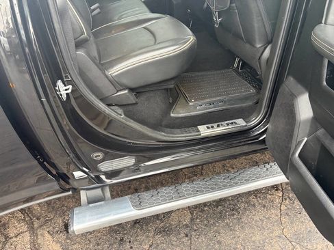 Used 2018 RAM 3500 Laramie Longhorn image 22