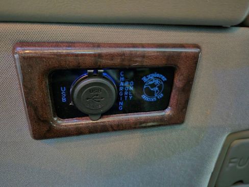 Used 2020 GMC Savana 2500 image 46