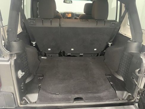 Used 2018 Jeep Wrangler Unlimited Sport S image 6