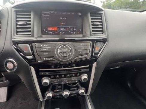 Used 2018 Nissan Pathfinder SV w/ Cargo Package AWD/4WD image 14
