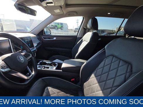 Used 2025 Volkswagen Atlas SEL Premium R-Line image 11