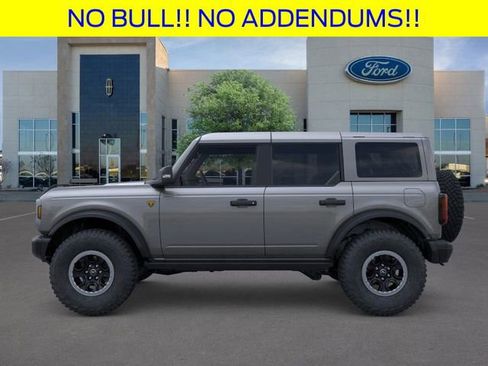 New 2025 Ford Bronco Badlands image 3