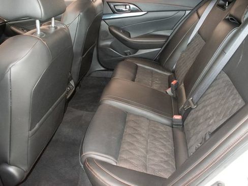 Used 2023 Nissan Maxima SR FWD image 16