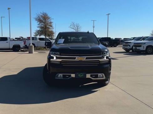 Used 2022 Chevrolet Silverado 1500 High Country w/ Technology Package image 3