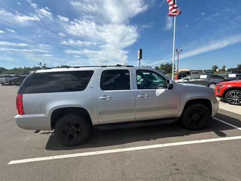 Used 2013 GMC Yukon XL SLT w/ SLT-2 Equipment Package AWD/4WD image 7