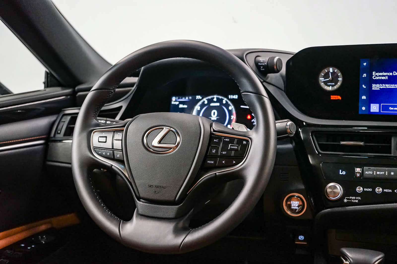 Used 2025 Lexus ES 350 w/ Accessory Package (Z2) FWD image 16