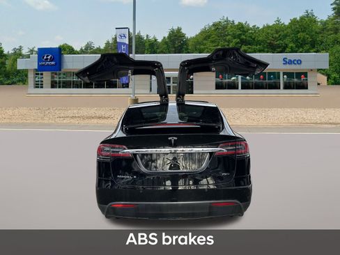 Used 2018 Tesla Model X 75D image 9