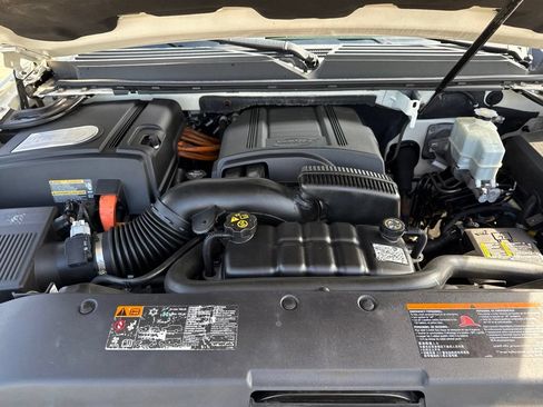 Used 2011 Cadillac Escalade 4WD Hybrid image 50