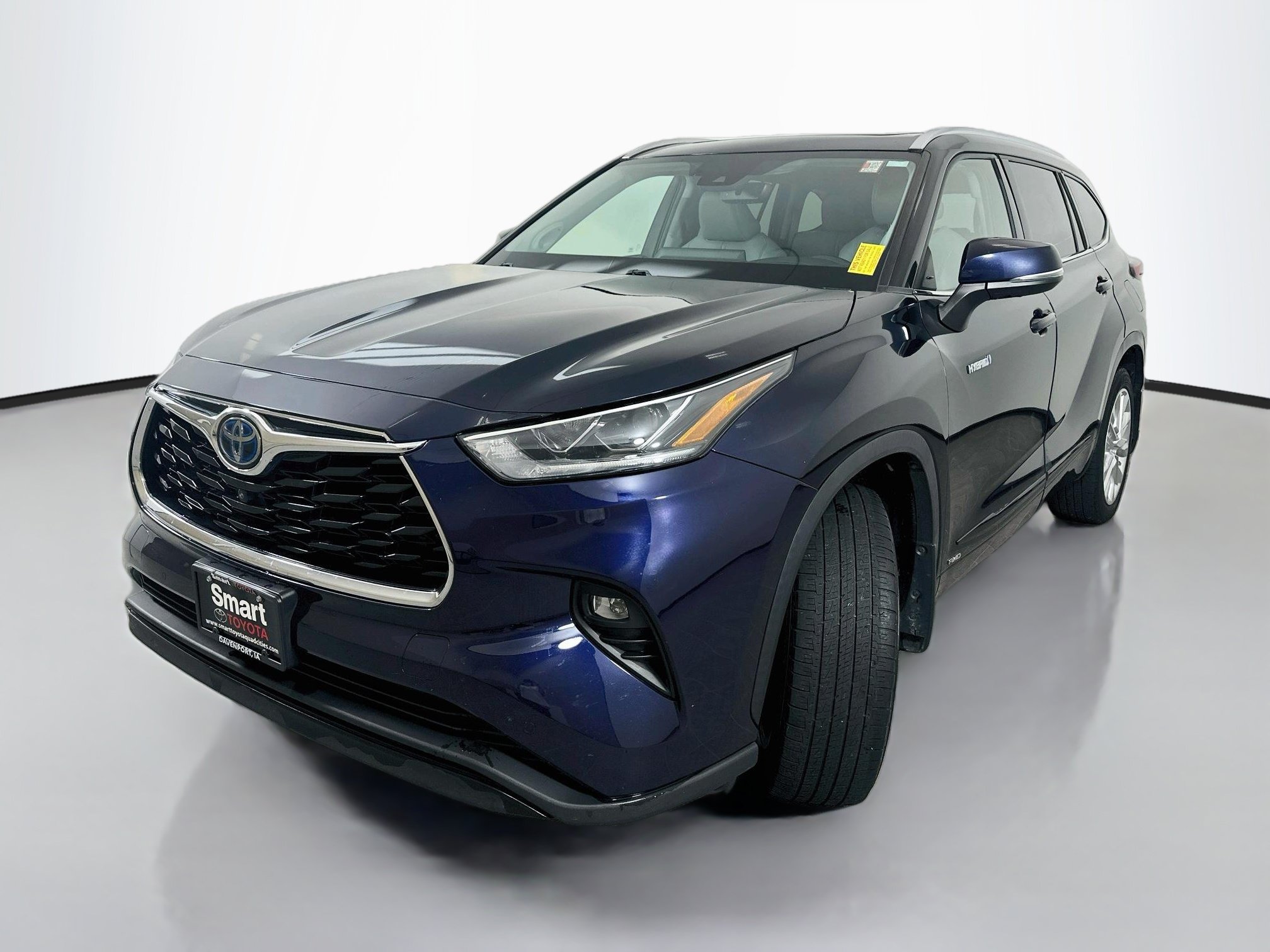 Used 2020 Toyota Highlander Limited w/ Protection Package #3 AWD/4WD image 3