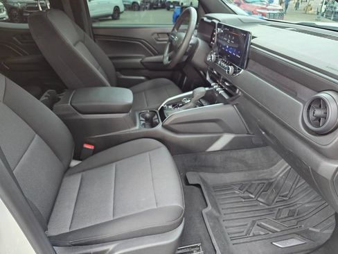 Used 2024 Chevrolet Colorado Trail Boss w/ Technology Package AWD/4WD image 13