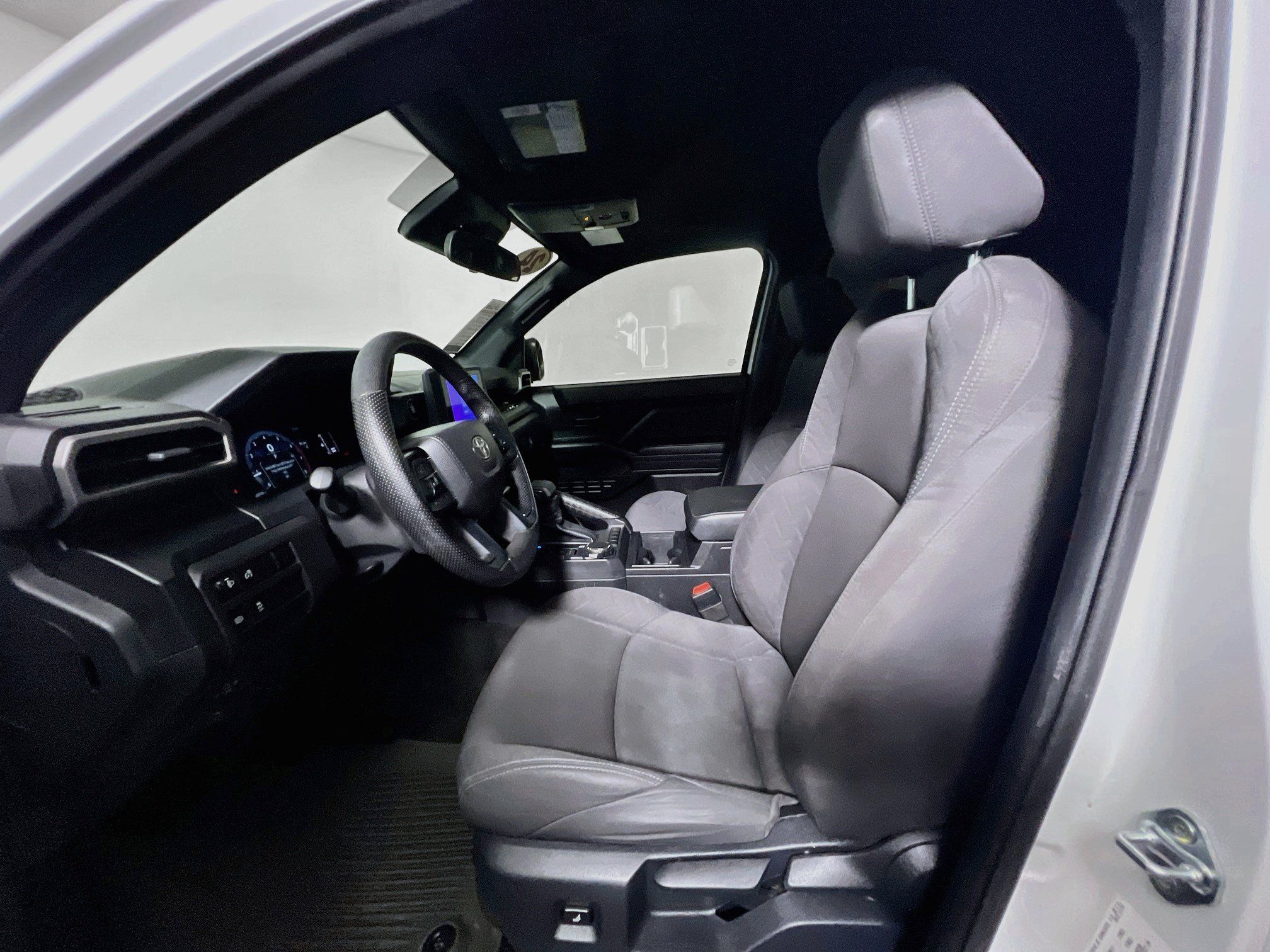 Used 2024 Toyota Tacoma SR AWD/4WD image 7