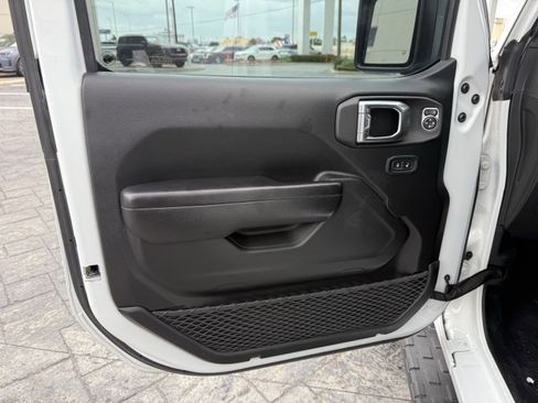 Used 2021 Jeep Gladiator Sport AWD/4WD image 10