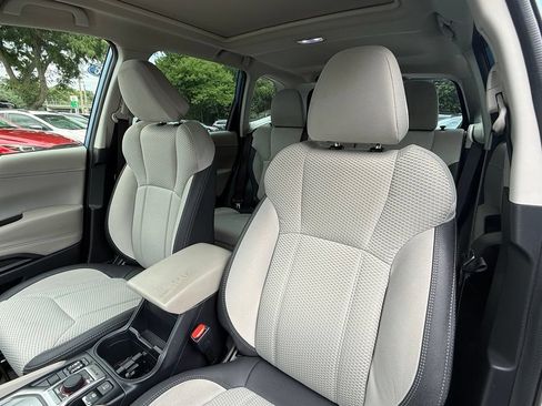 Used 2023 Subaru Forester Premium AWD/4WD image 24