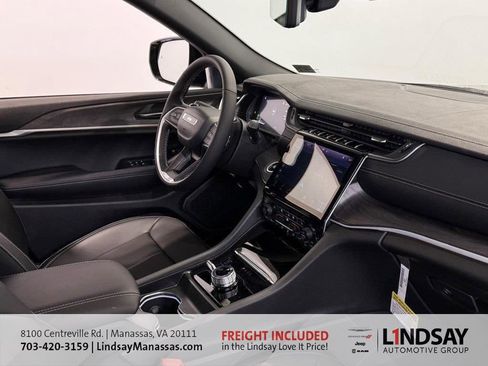 New 2025 Jeep Grand Cherokee Limited w/ Luxury Tech Group II image 11