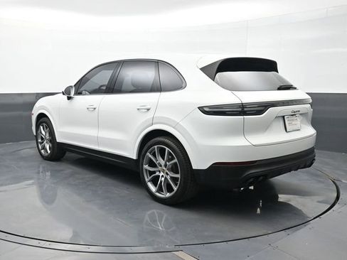 Certified 2022 Porsche Cayenne Platinum Edition AWD/4WD image 3