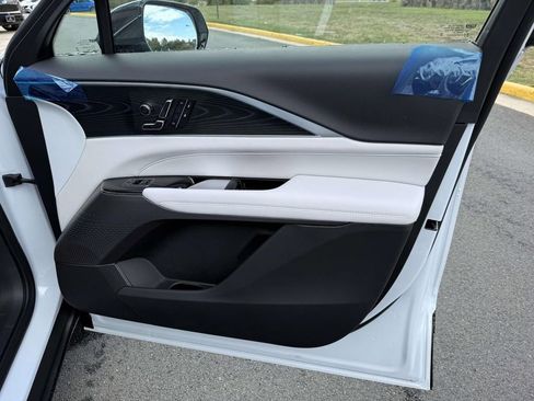 New 2026 Cadillac Lyriq Luxury AWD/4WD image 16
