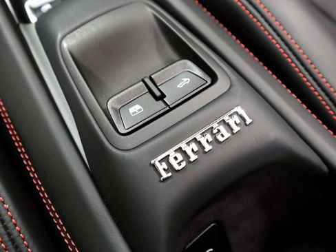 Certified 2022 Ferrari F8 Tributo RWD image 30