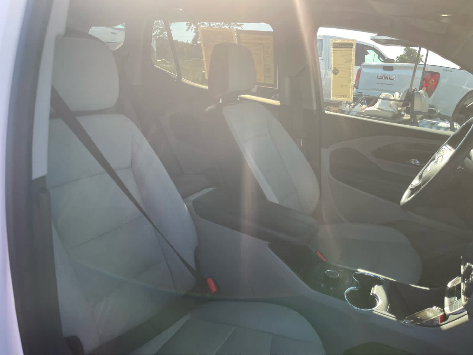 Used 2024 GMC Terrain SLT w/ Tech Package FWD image 27