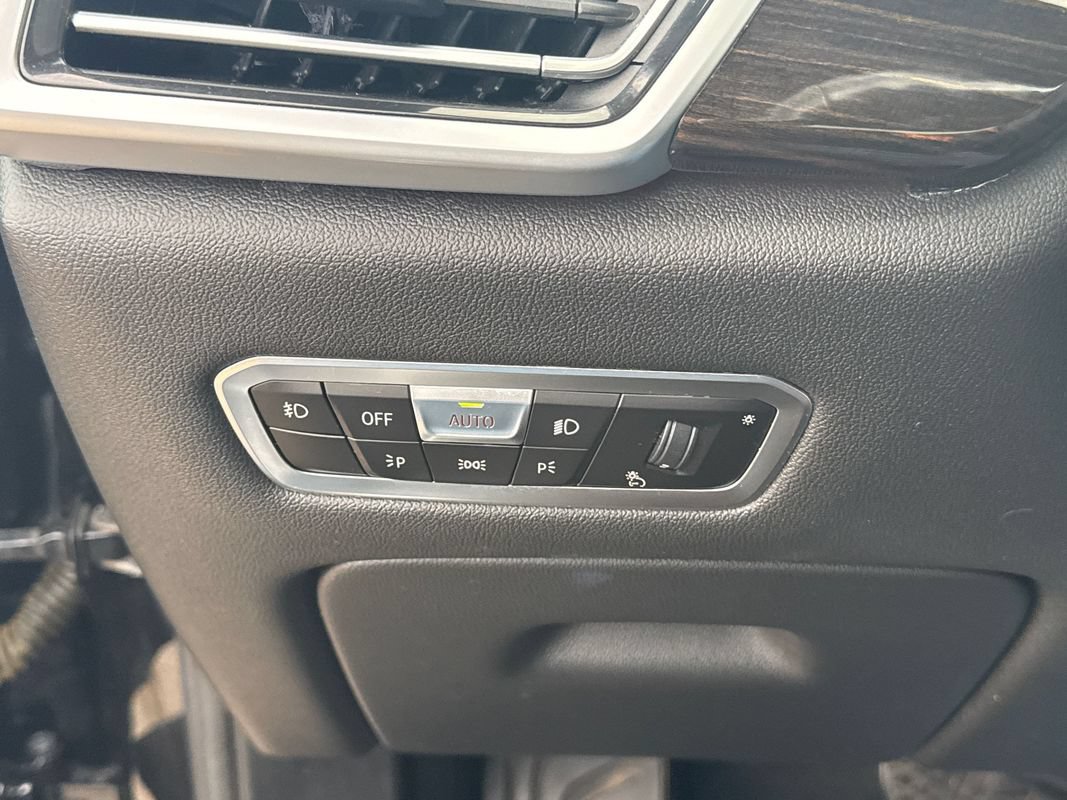 Used 2019 BMW X5 xDrive40i w/ Luxury Seating Package AWD/4WD image 30
