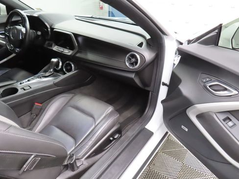 Used 2018 Chevrolet Camaro LT RWD image 27
