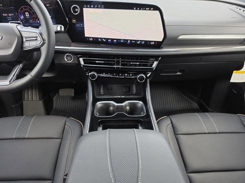 New 2026 Chevrolet Traverse High Country FWD image 18