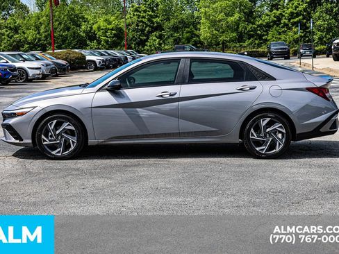 Used 2025 Hyundai Elantra Sport FWD image 9