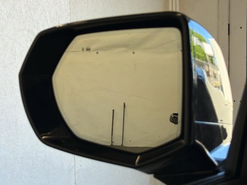 Used 2022 Chevrolet Tahoe LT w/ Luxury Package image 54