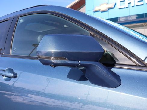 Used 2024 Cadillac XT4 Sport image 2